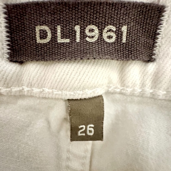 DL1961 Sz 26 Patti Straight High Rise Jean in White Distressed - Picture 8 of 12